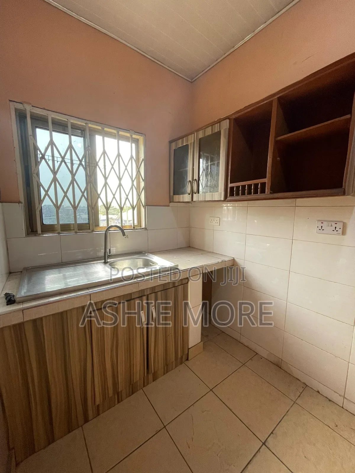 2bdrm Apartment in Baatsona Total for rent