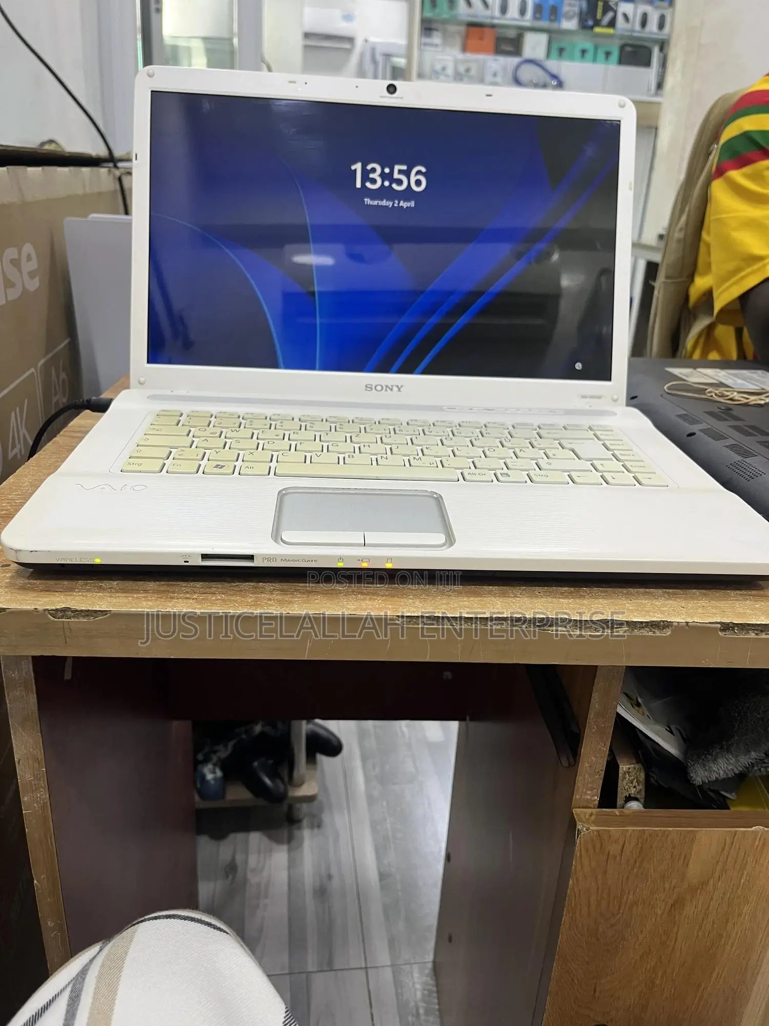 Laptop Sony VAIO Duo 11 SVD1121Z9EB 4GB Intel HDD 500GB