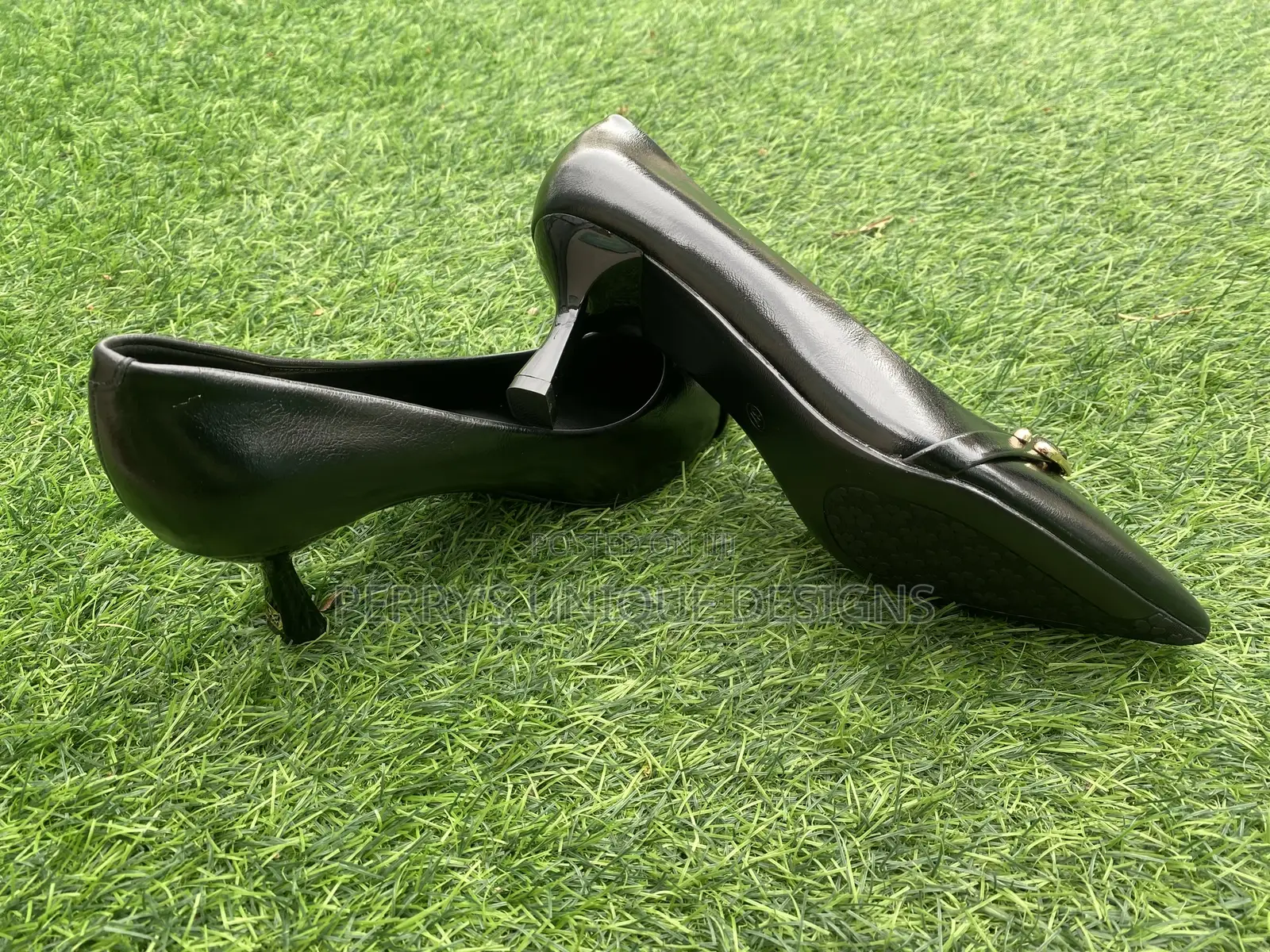 Noirgrace Classic Short Heel Pumps – Black Edition