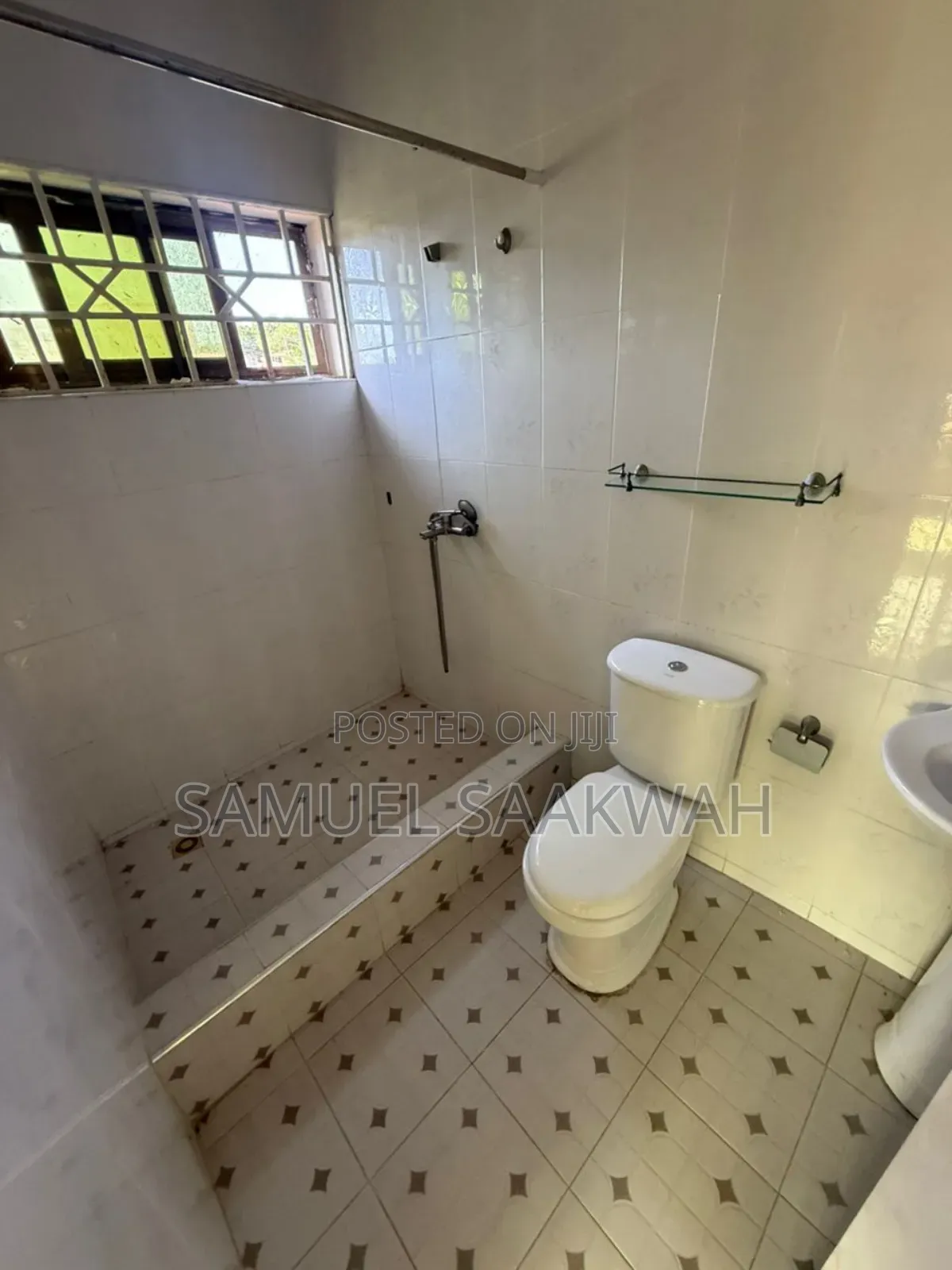 2bdrm Apartment in Awoshie, Last Stop for rent