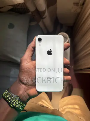 Apple iPhone XR 64 GB White