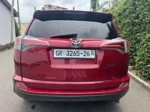 Toyota RAV4 XLE 4dr SUV AWD (2.5L 4cyl 6A) 2018 Red