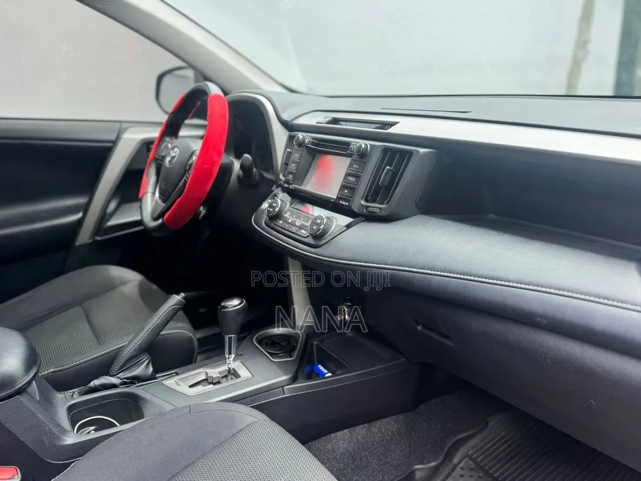 Toyota RAV4 XLE 4dr SUV AWD (2.5L 4cyl 6A) 2018 Red