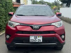Toyota RAV4 XLE 4dr SUV AWD (2.5L 4cyl 6A) 2018 Red