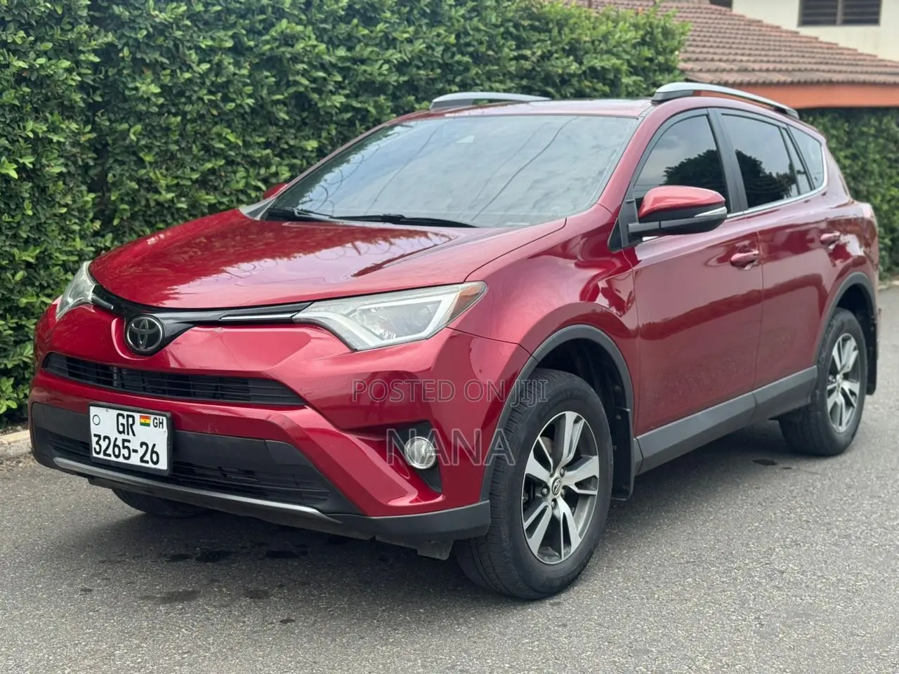 Toyota RAV4 XLE 4dr SUV AWD (2.5L 4cyl 6A) 2018 Red