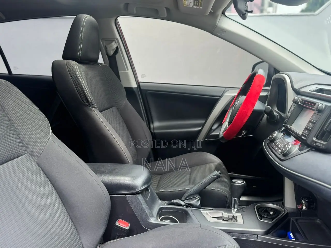 Toyota RAV4 XLE 4dr SUV AWD (2.5L 4cyl 6A) 2018 Red