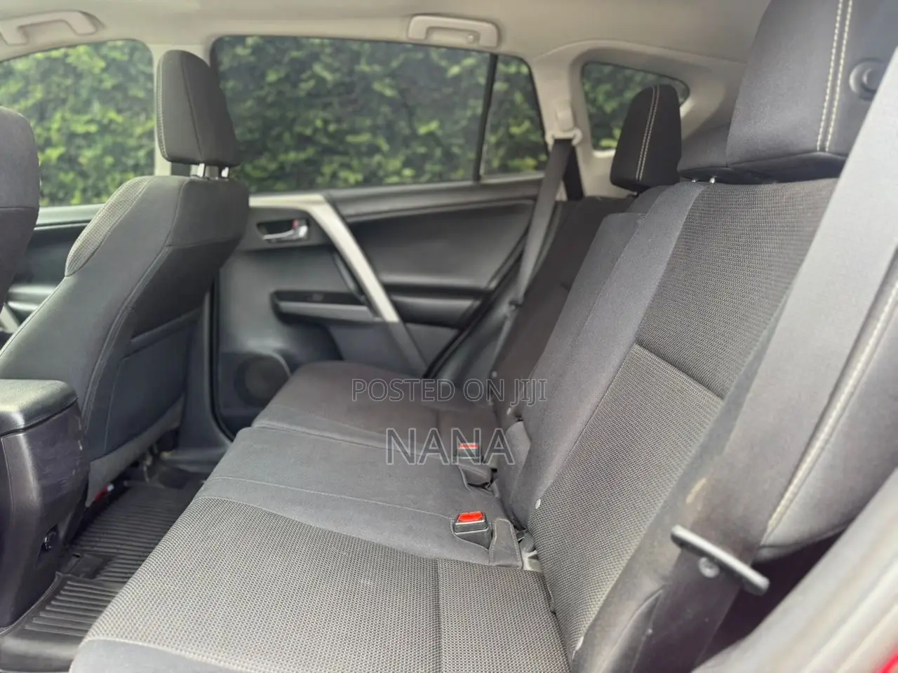 Toyota RAV4 XLE 4dr SUV AWD (2.5L 4cyl 6A) 2018 Red