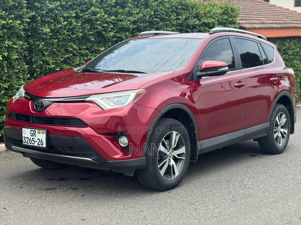 Toyota RAV4 XLE 4dr SUV AWD (2.5L 4cyl 6A) 2018 Red