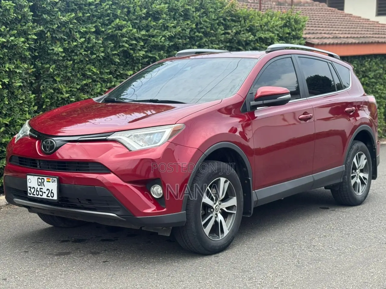 Toyota RAV4 XLE 4dr SUV AWD (2.5L 4cyl 6A) 2018 Red