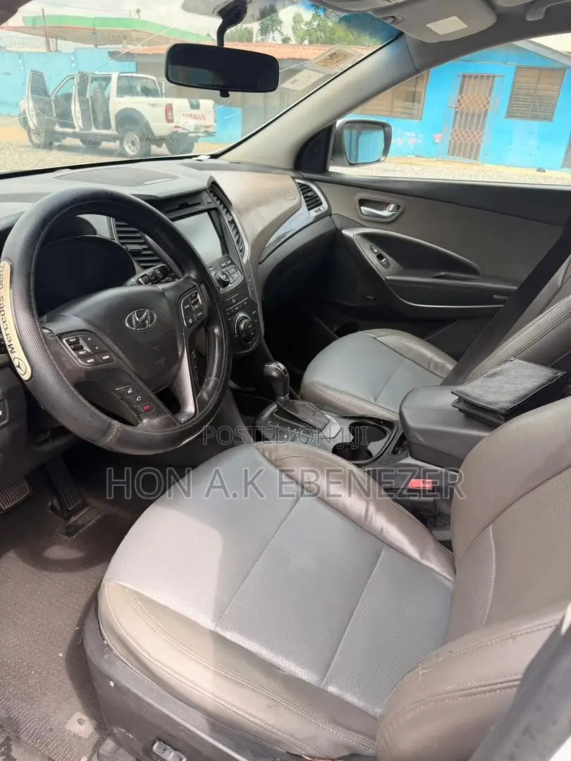 Hyundai Santa Fe 2014 White
