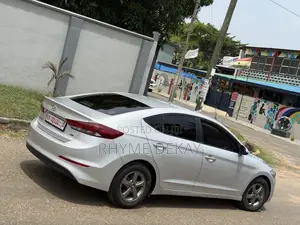 Hyundai Avante 2017 Silver