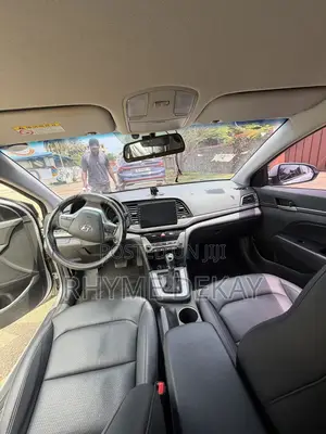Hyundai Avante 2017 Silver