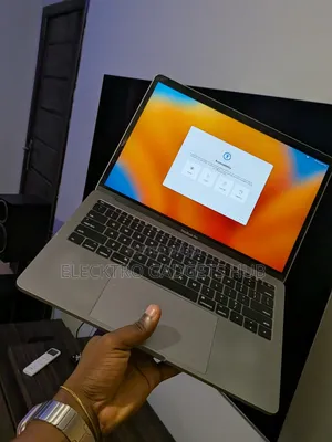 Laptop Apple MacBook Pro 2017 8GB Intel Core i5 SSD 256GB