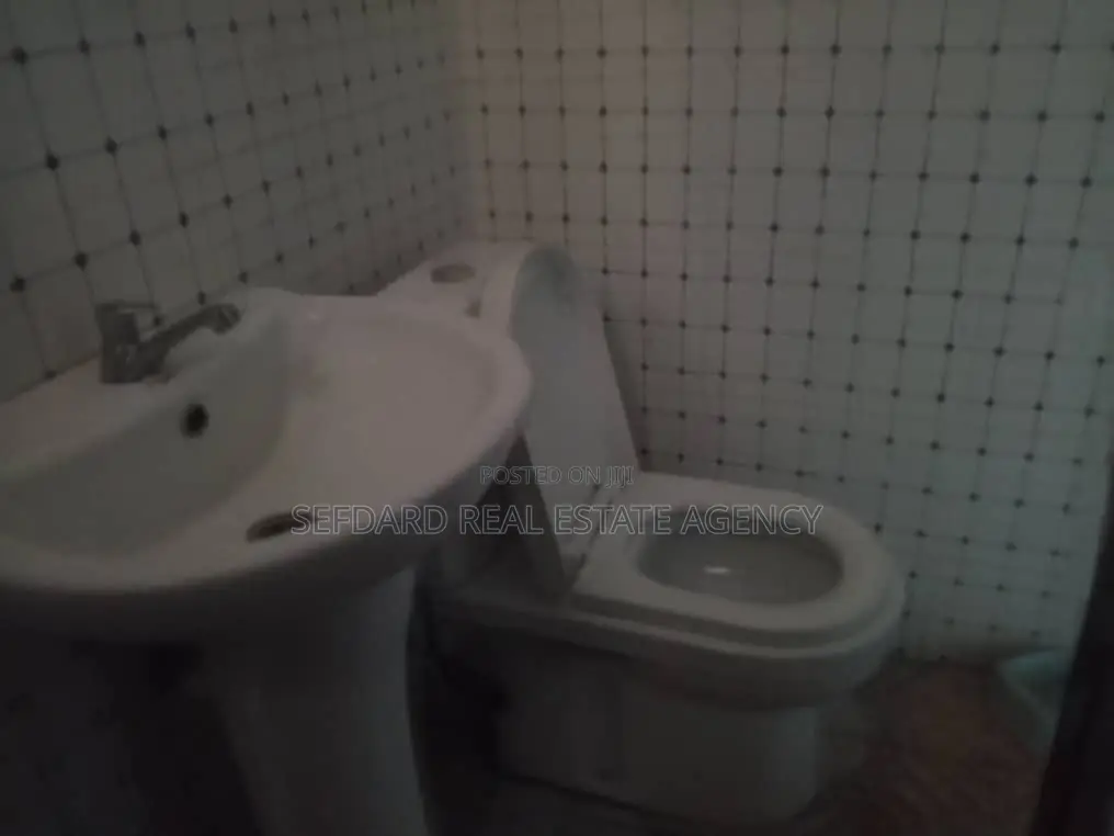 2bdrm Apartment in Ablekuma for rent
