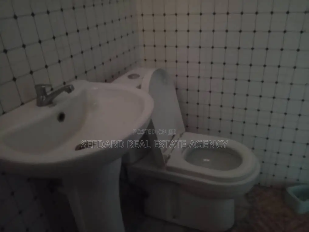 2bdrm Apartment in Ablekuma for rent