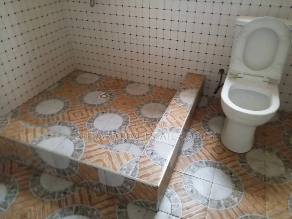 2bdrm Apartment in Ablekuma for rent