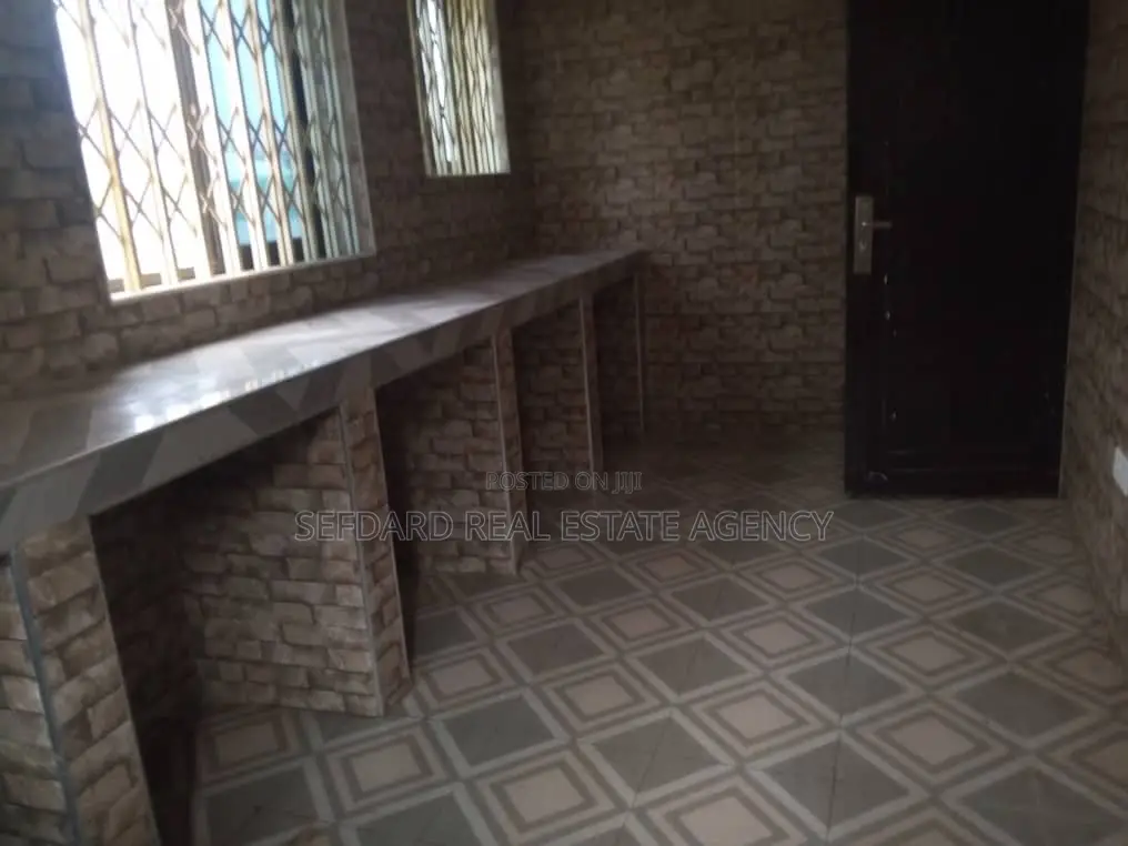 2bdrm Apartment in Ablekuma for rent