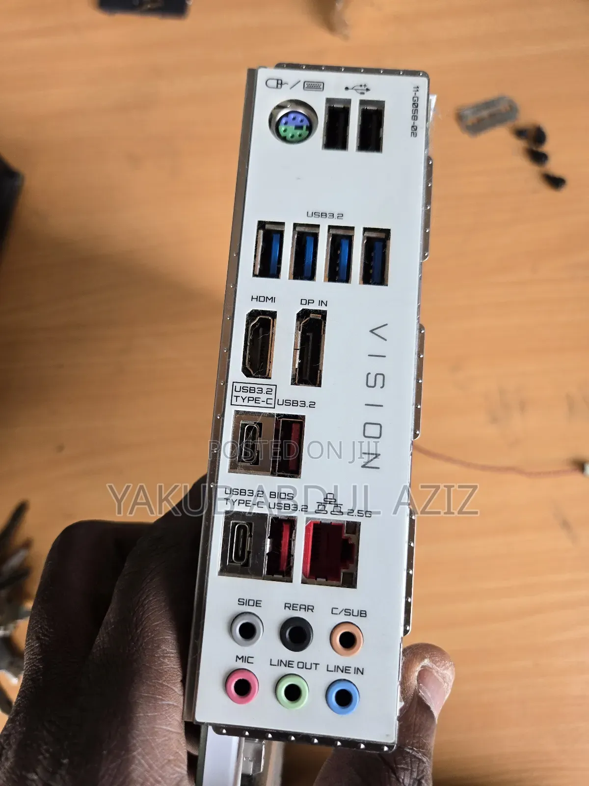 Z590 Vision G I7 Board and Processor
