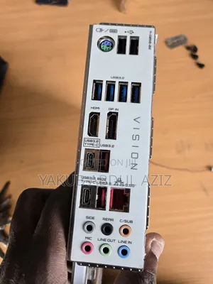 Z590 Vision G I7 Board and Processor