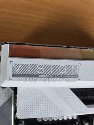Z590 Vision G I7 Board and Processor