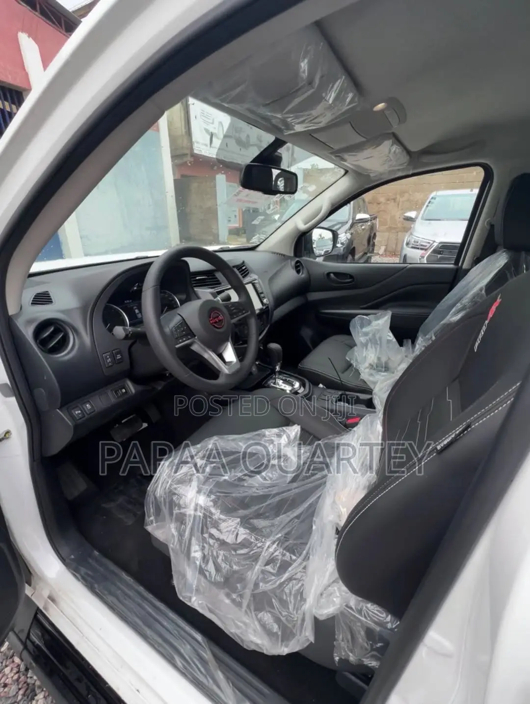 New Nissan Navara 2025 White