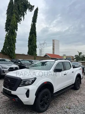 New Nissan Navara 2025 White