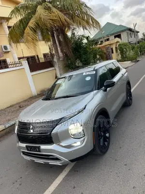 Mitsubishi Outlander SE Launch Edition 2022 Silver