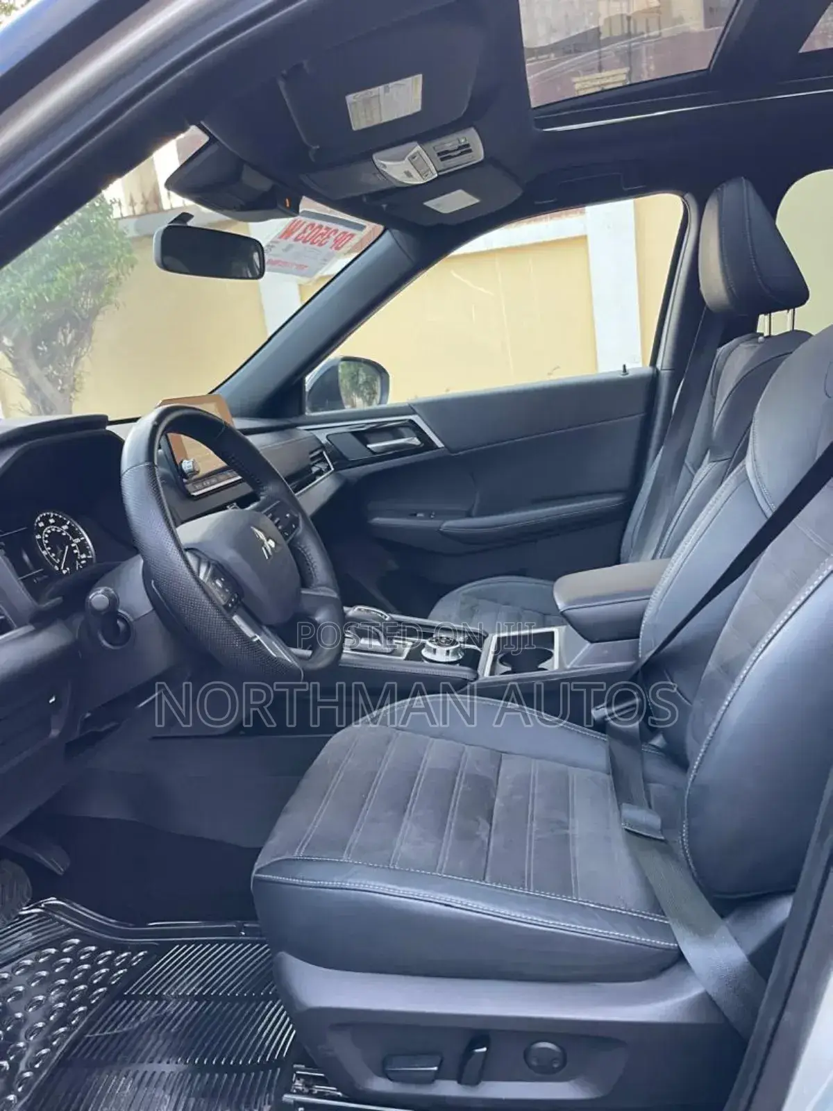 Mitsubishi Outlander SE Launch Edition 2022 Silver