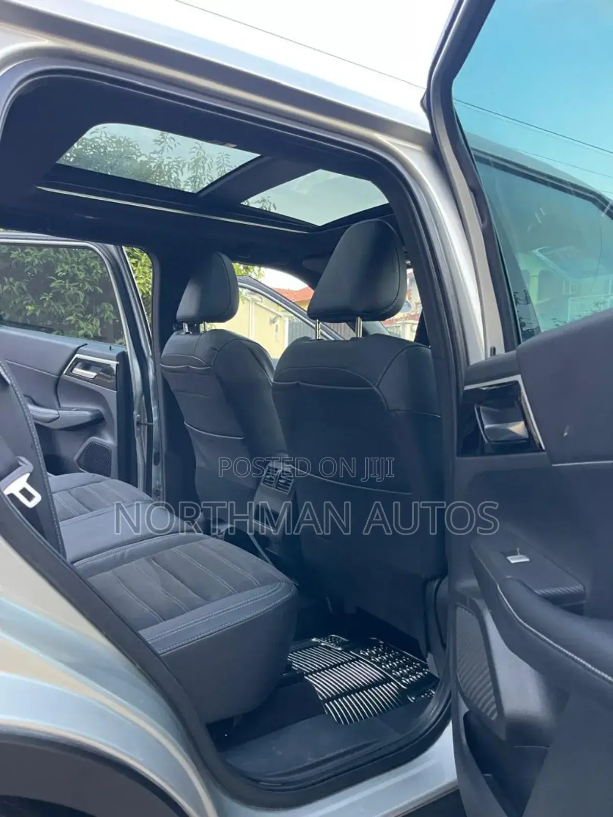 Mitsubishi Outlander SE Launch Edition 2022 Silver