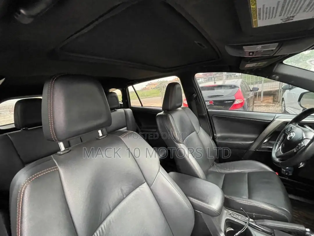 Toyota RAV4 SE AWD (2.5L 4cyl 6A) 2017 Black