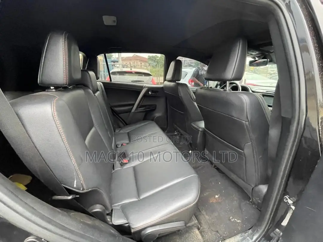 Toyota RAV4 SE AWD (2.5L 4cyl 6A) 2017 Black