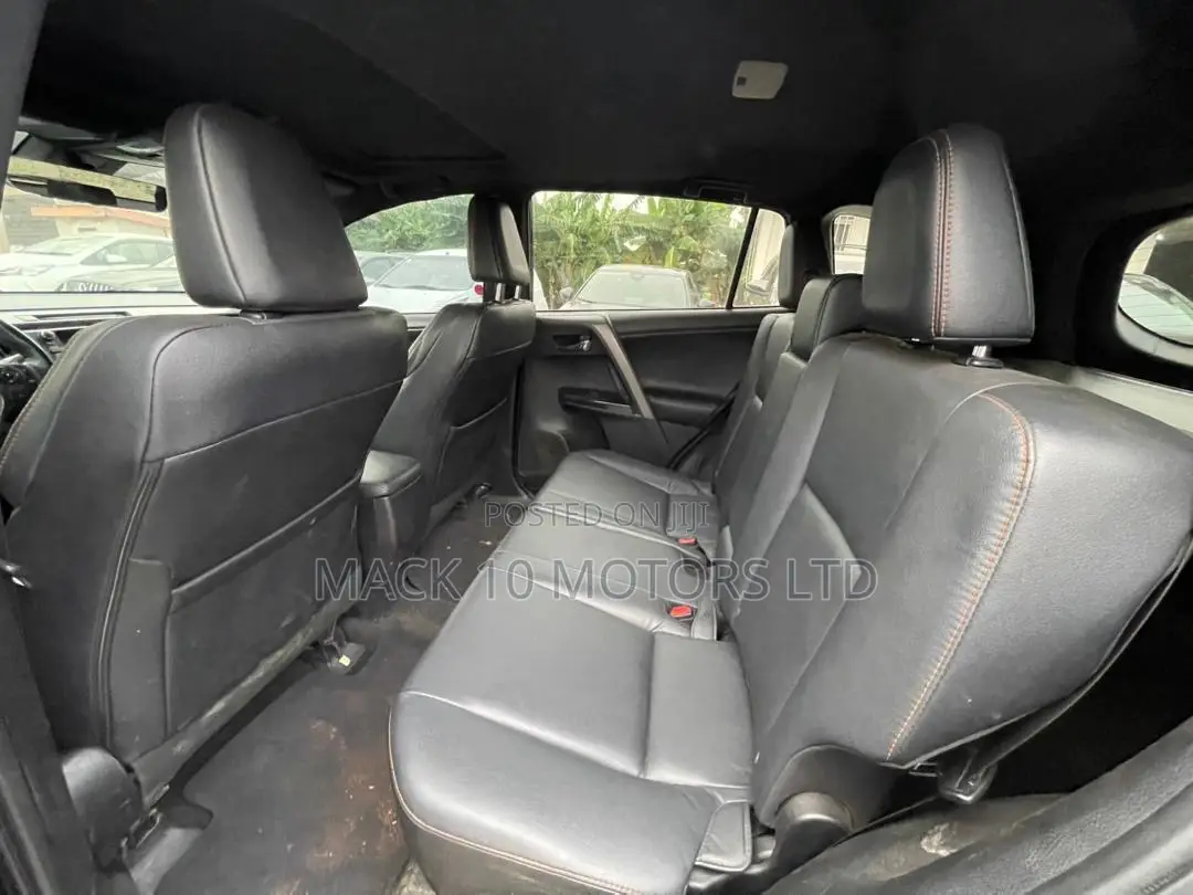 Toyota RAV4 SE AWD (2.5L 4cyl 6A) 2017 Black