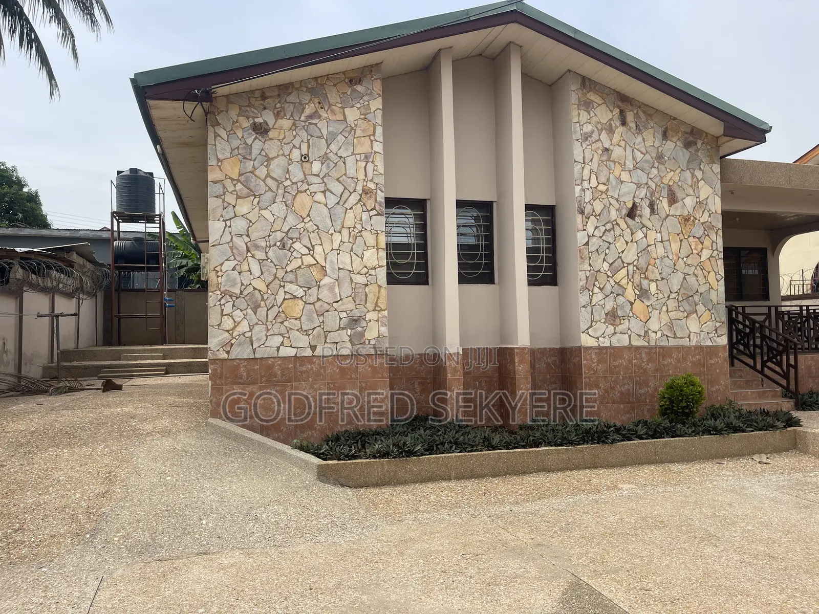 3bdrm House in Adeleke Estates, Kumasi Metropolitan for rent