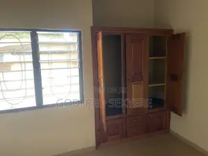 3bdrm House in Adeleke Estates, Kumasi Metropolitan for rent