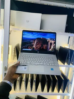 Laptop HP OmniBook X Laptop 14-fe0097nr 8GB Intel Core i3 SSD 128GB