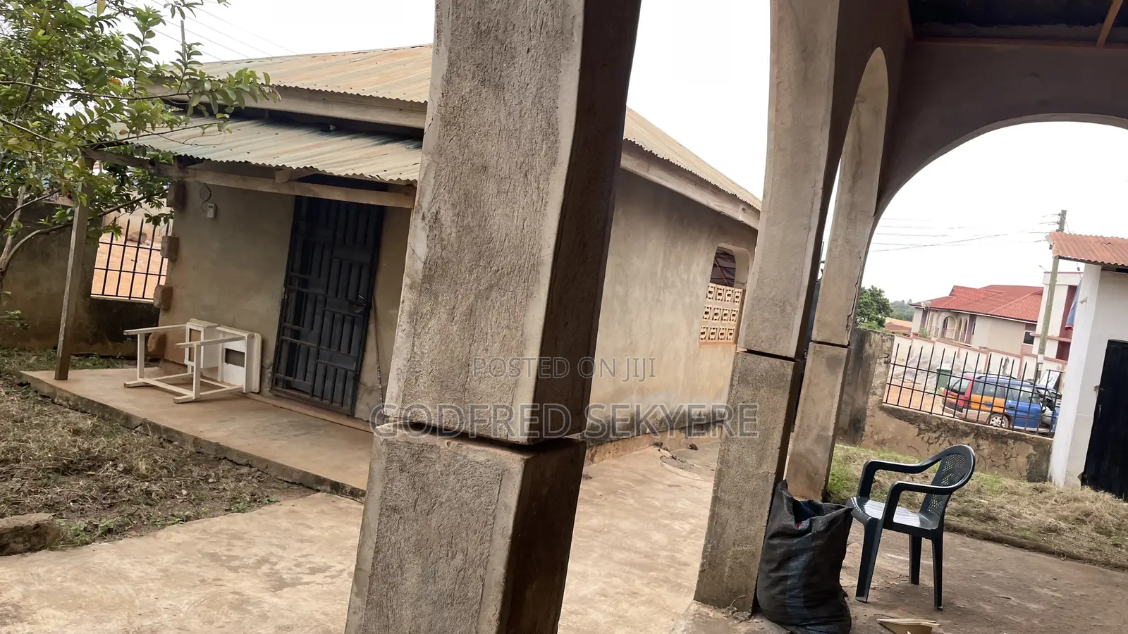 6bdrm House in Adeleke Estates, Kumasi Metropolitan for sale