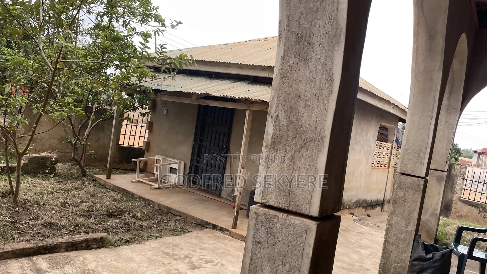 6bdrm House in Adeleke Estates, Kumasi Metropolitan for sale