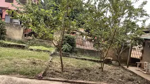 6bdrm House in Adeleke Estates, Kumasi Metropolitan for sale