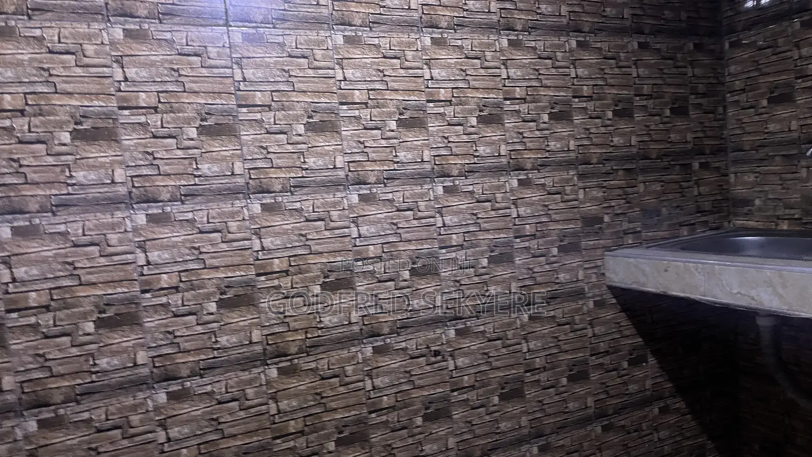 1bdrm Room & Parlour in Adeleke Estates, Kumasi Metropolitan for rent