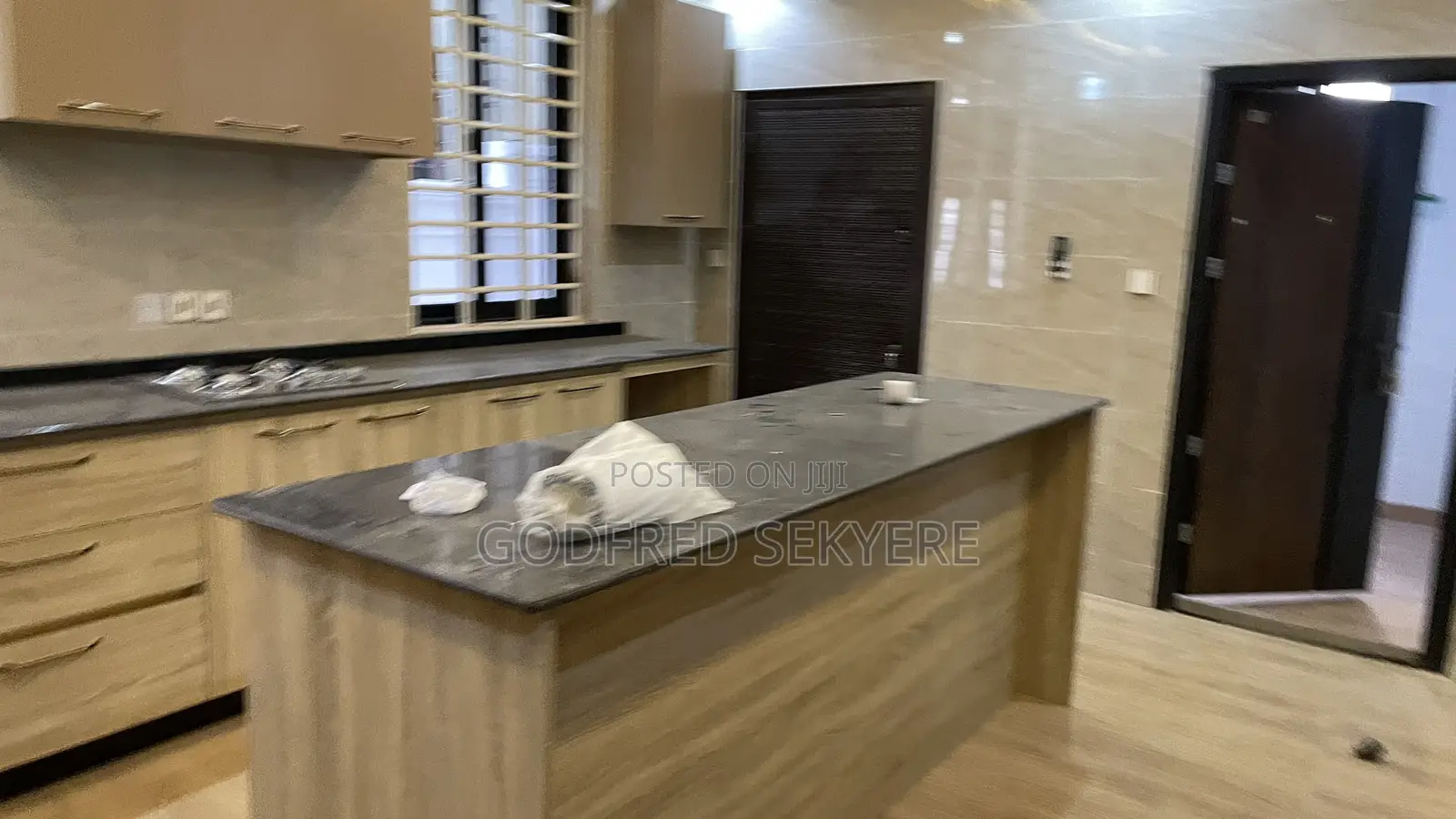 Furnished 6bdrm Mansion in Ipt, Kumasi Metropolitan for sale