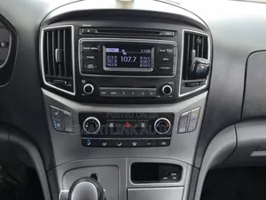 Hyundai H1 2016 White