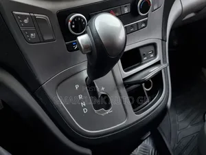 Hyundai H1 2016 White