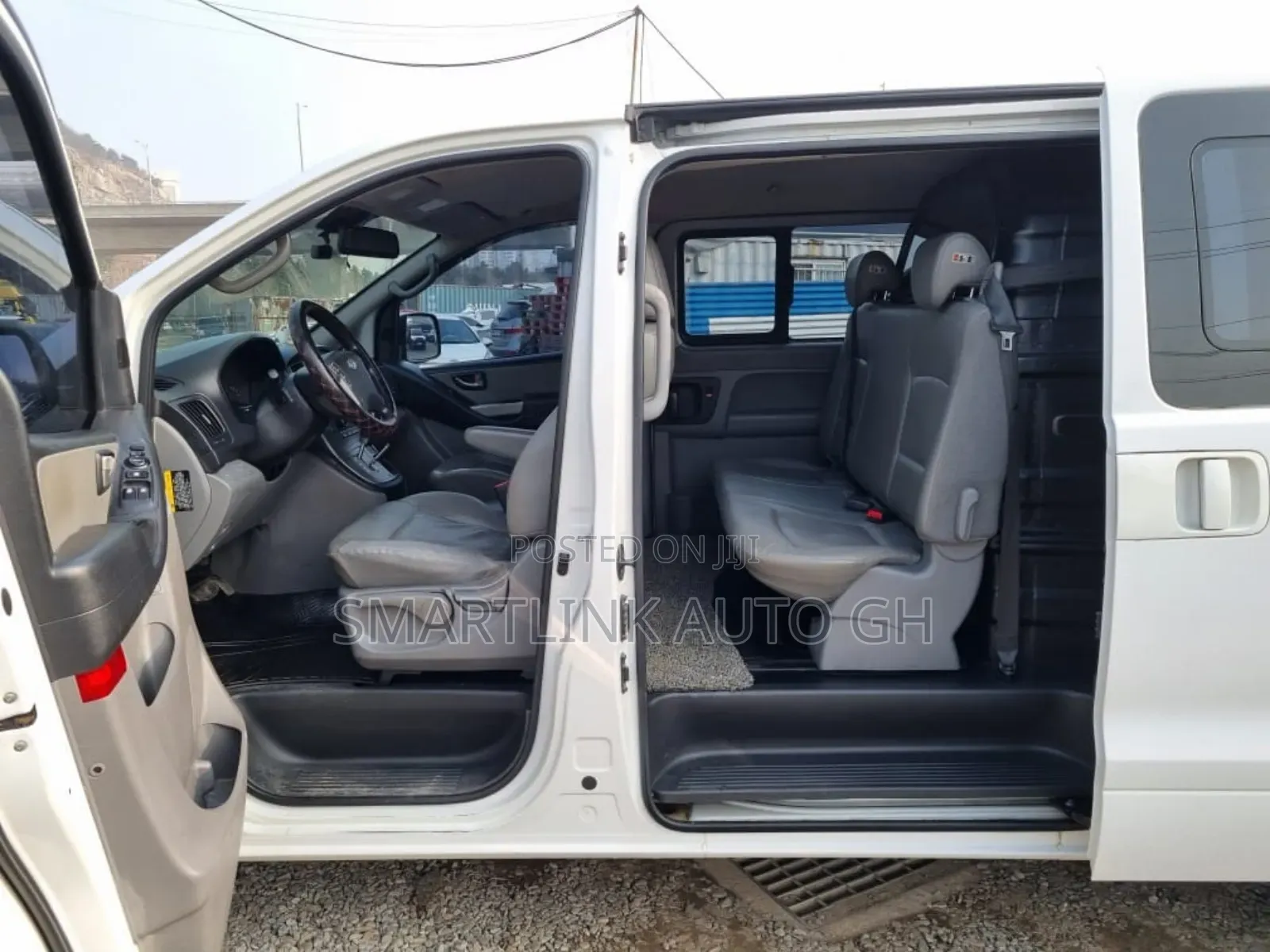 Hyundai H1 2016 White