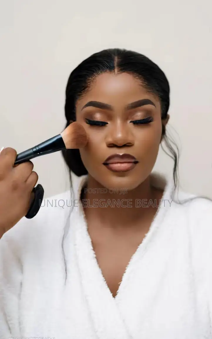 Professional Makeup Artist Tutor