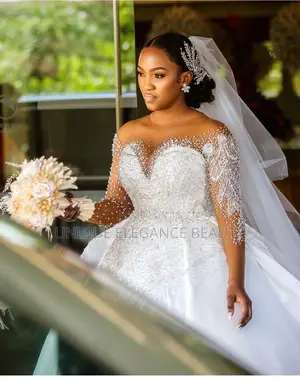 Professional Makeup Artist Tutor