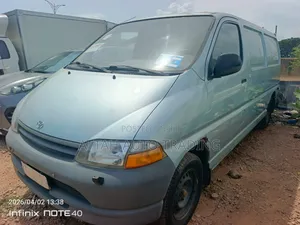 Toyota HiAce 1999 Silver