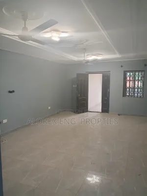 3bdrm Apartment in Air Condition, Oyarifa Mall Area for rent