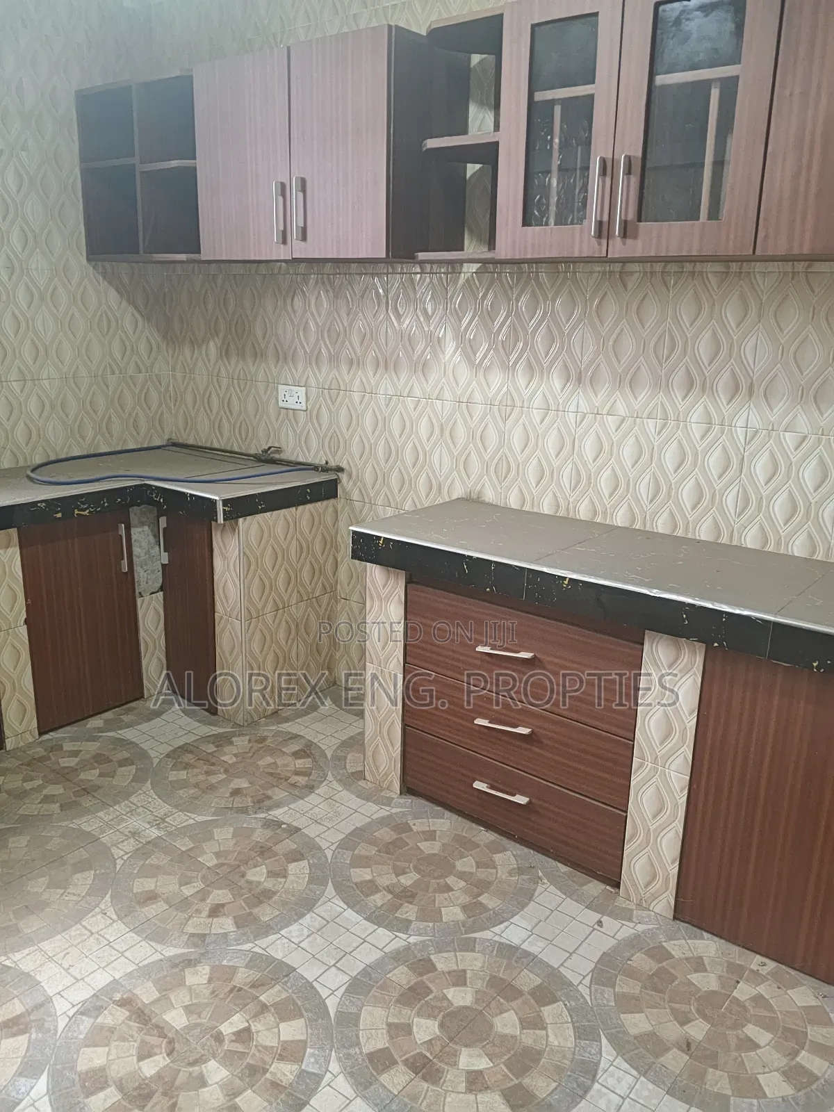 3bdrm Apartment in Air Condition, Oyarifa Mall Area for rent