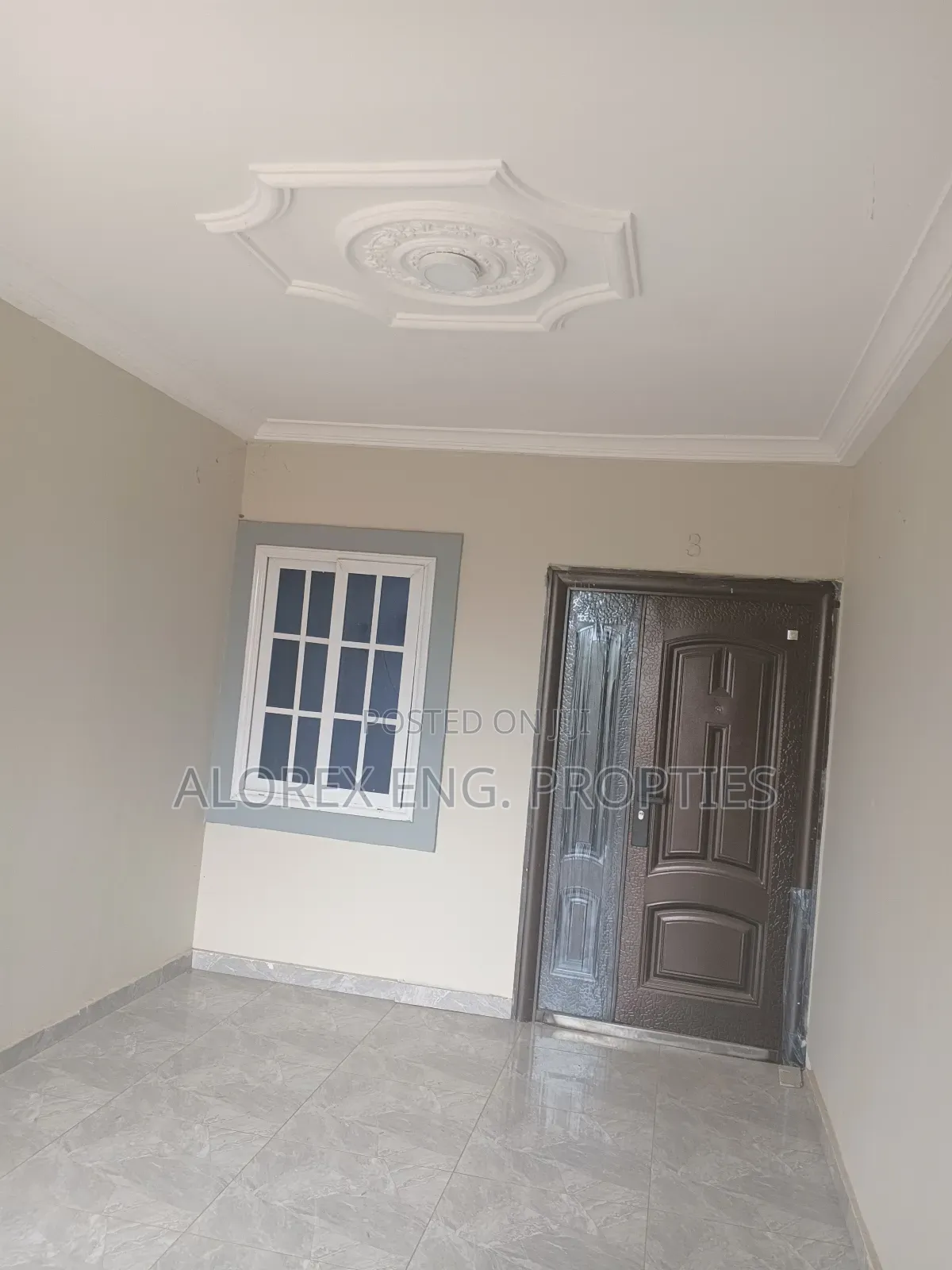 3bdrm Apartment in Air Condition, Oyarifa Mall Area for rent