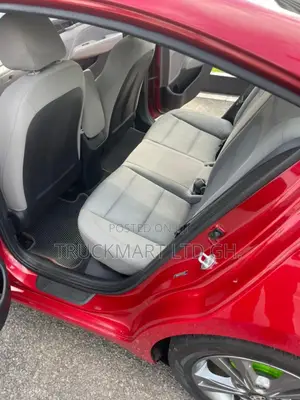 Hyundai Elantra SE Sedan FWD (2.0L 4cyl 6M) 2017 Red